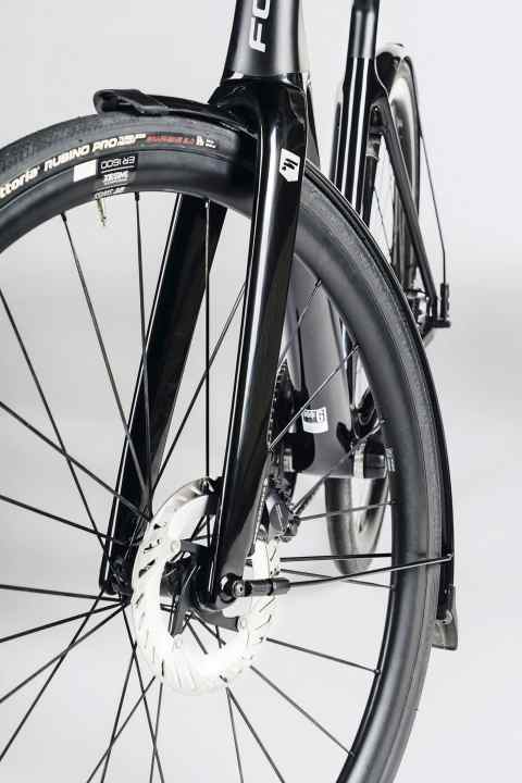 Clean man: The mudguards, which are available at extra cost, provide very good protection from the wet. However, due to the attachment to the thru axles, the mudguard must first be removed in the event of a puncture in order to be able to remove the wheel.