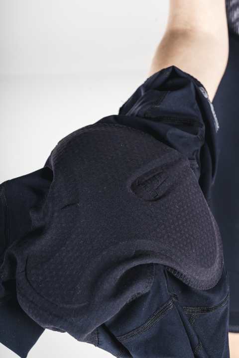 The SQlab trousers have the flattest and densest padding in the test field.