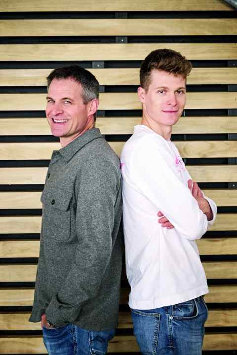 Georg ist in die Fußstapfen seines Vaters getreten und ist seit 2022 Radprofi. Dieses Jahr feierte er seinen ersten Etappensieg beim Giro.