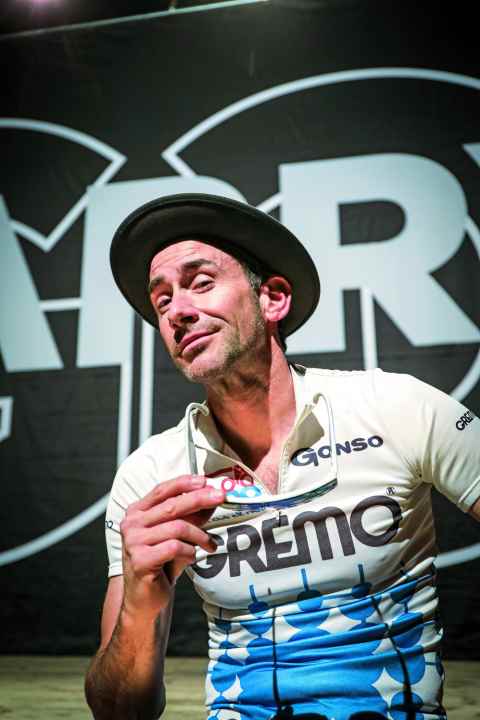 Harry G heißt mit bürgerlichem Namen Markus Stoll und stammt aus Regensburg.