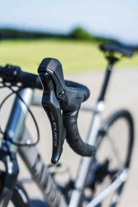Distinctive swing - the brake levers have a special shape for small hands