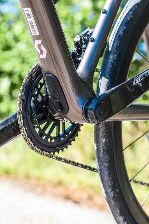 Clevere Lösungen: Im Staufach vor dem Tretlager findet sich ein Pannen-Set