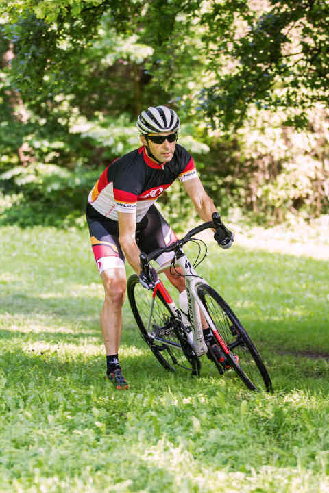 Riding technique - cornering - gravel bike