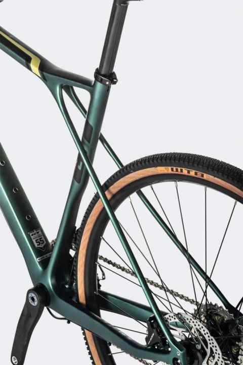   Des pneus larges et une position assise plus droite - comme ici sur le GT Grade - sont les marques de fabrique des vélos de gravel modernes.
