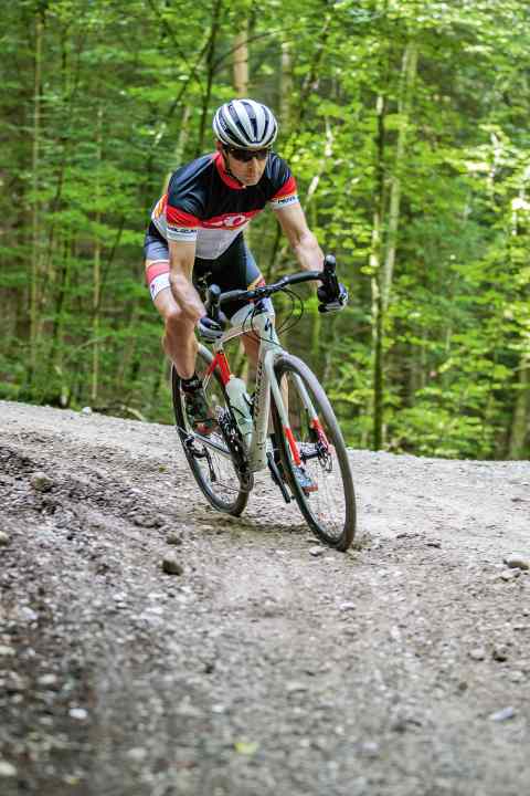 Fahrtechnik-Gravelbike-Kurven