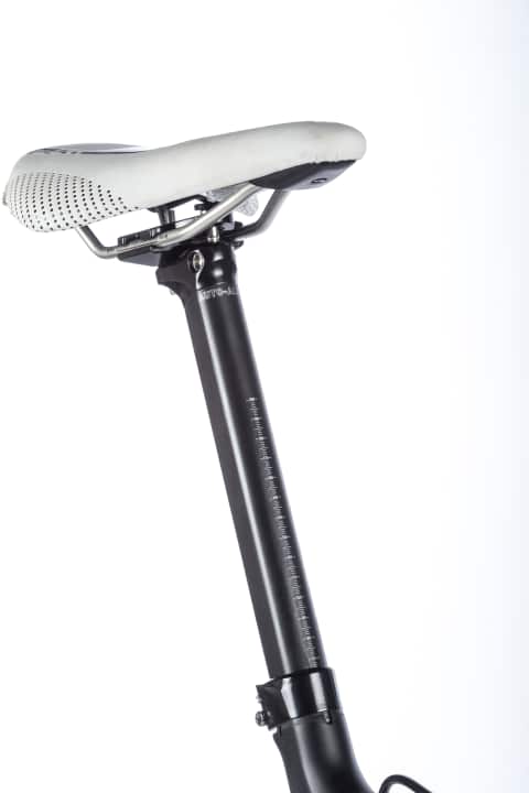   Die Aero-Stütze trägt zur formalen Eigenständigkeit des Rades bei, kostet aber etwas Federkomfort.