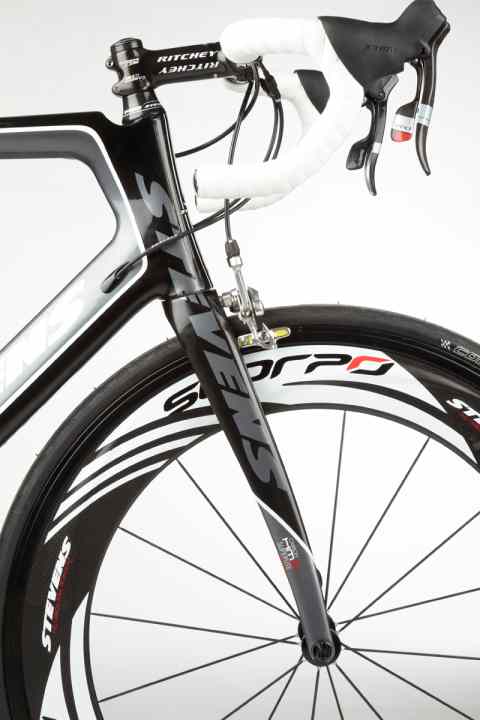   Stevens fully utilises the design freedom of carbon