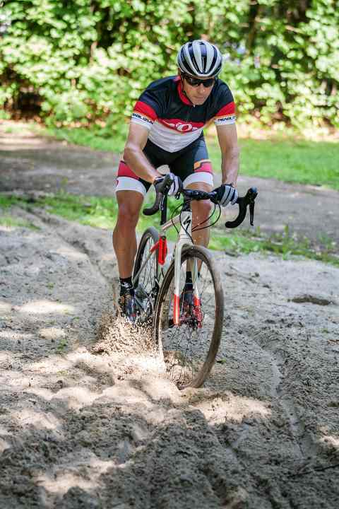 Fahrtechnik-Sand-Gravelbike-Cross