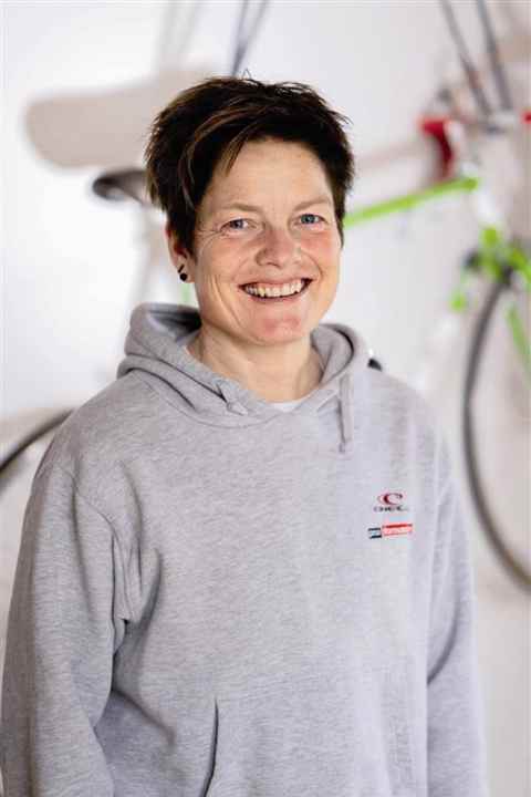 Doctor and training expert Stefanie Mollnhauer knows how athletes should behave in hot weather