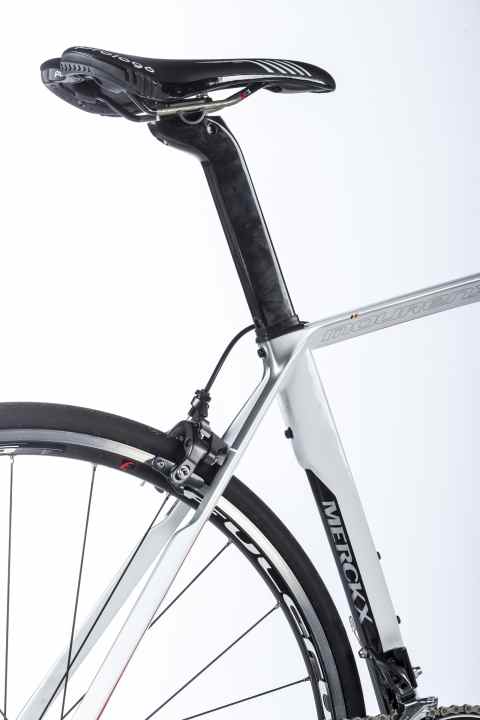   The seatpost of the Mourenx 69 offers a greater adjustment range than the San Remo 76.