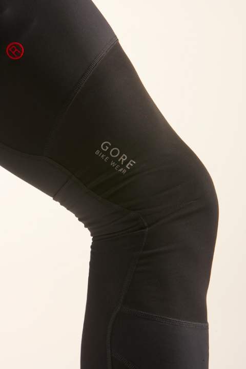   Mollig: Windstopper schützt bei schlechtem und kaltem Wetter, beeinträchtigt aber die Passform. Beispiel: Gore „WS Leg Warmer“, 55,90 Euro, Größen S–XL; Bezug: Gore Bike Wear, Telefon 00800/46732667, www.gorebikewear.com 