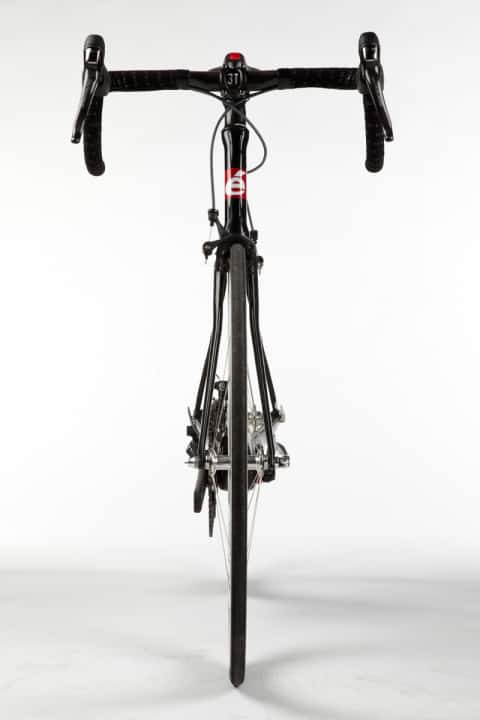   Cervélos schlanke Silhouette zahlt sich aus, sobald Seitenwind aufkommt