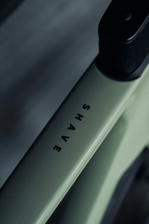 The Rose Shave does not have eyelets for bags or mudguards, nor is there a storage compartment.