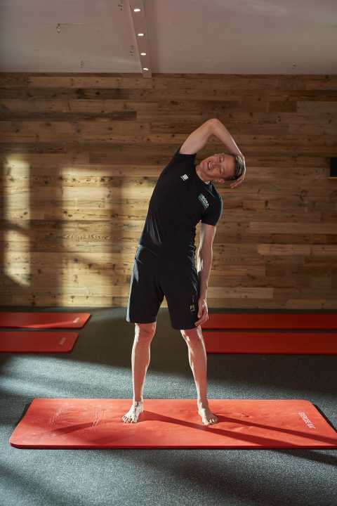 Stretching pour le tronc des cyclistes sur route