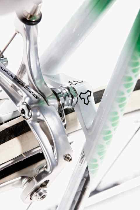   Voll retro: Waffeleisen-Dekor und verschnörkelte Gravuren waren vor 25 Jahren ganz vorn