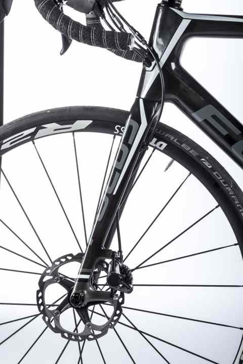   Still unusual, probably soon normal: disc brakes on road bikes