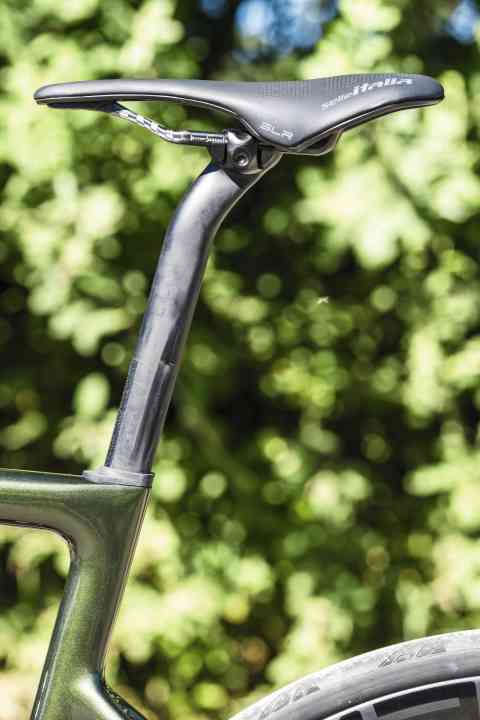 Teure Teile - Selbst ein hochwertiger Sattel mit Carbongestell gehört zum preiswerten Paket