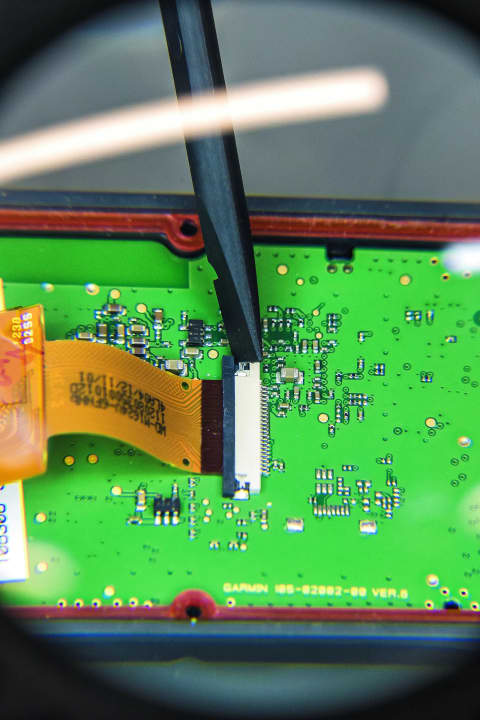 5. disconnect the display cable
