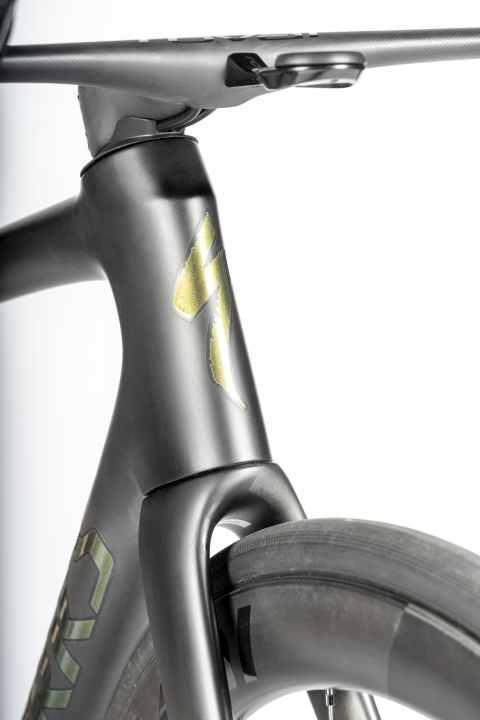 Flat wing handlebars, nose on the head tube: according to the manufacturer, small details in the design of the very light Tarmac contribute a lot to its good aerodynamics.