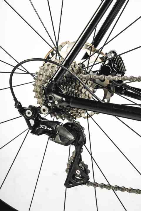 The test bike is equipped with a Shimano 105