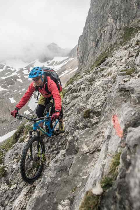   Balance-Akt in der Steilstufe kurz unterhalb der Meiler-Hütte.