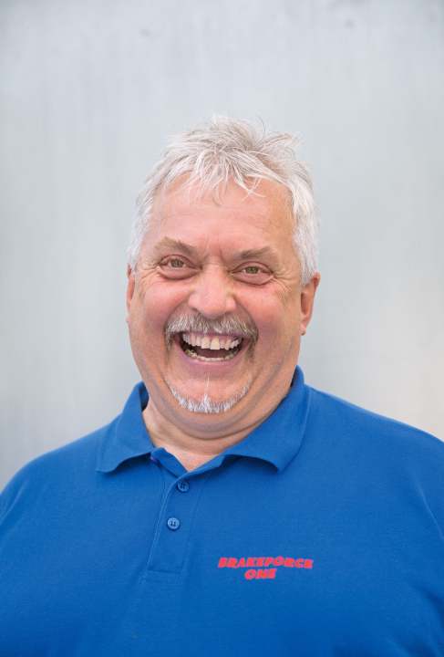   We came across the subject of water by chance. My wife gets really annoyed when oil splashes around. I had to think of something to avoid getting the red card. Frank Stollenmaier, BFO boss