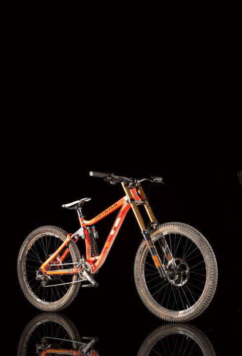   Klare Linie: Rotwild hat beim neuen R.G1 27,5 FS Gravity alles festgelegt. 650B, flach und lang soll es sein. Keine Verstell­­op­tionen, kein Heckmeck.