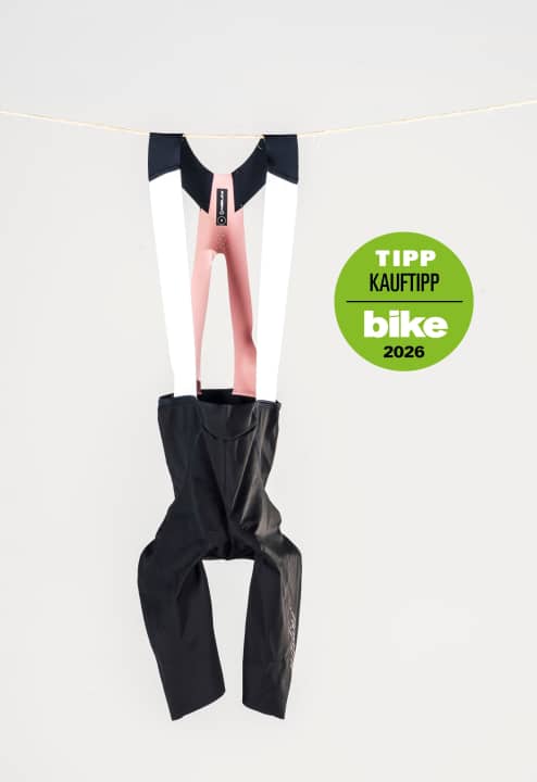 With the Fast Lady Bib Short, Nalini offers a pair of bib shorts designed specifically to provide comfort and support for athletic female cyclists on intense rides.