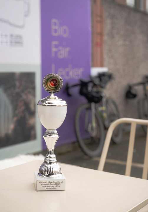 Excellent, en effet : La Scuderia a déjà remporté de nombreux succès en cyclo-cross, y compris l'hiver dernier.