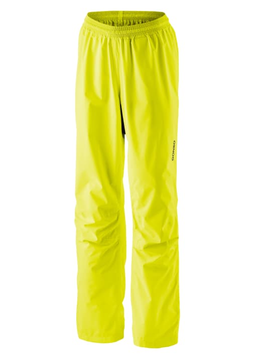 Die Regenhose Save Pants lässt sich dank Beinweitenregulierung schnell auch über Schuhe ziehen.