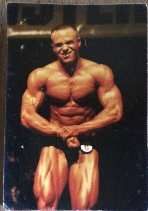 Markus Flossmann wird u. a. deutscher Bodybuild-Meister bei den Junioren.