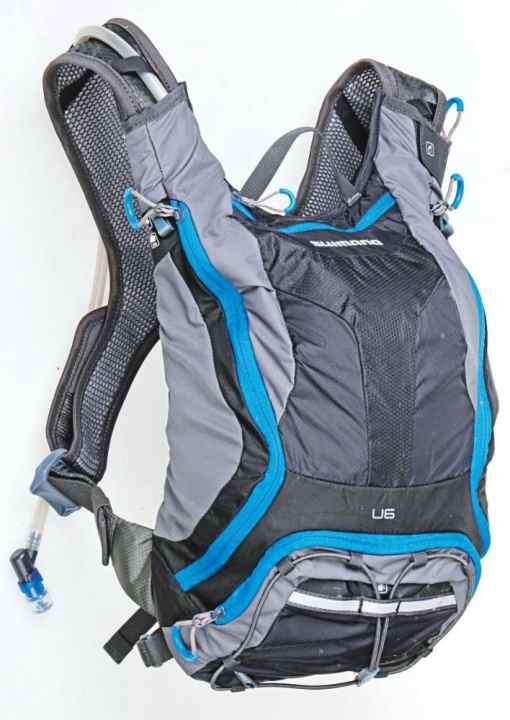 Der Shimano Unzen II 6 schluckt viel und sitzt sehr sicher.