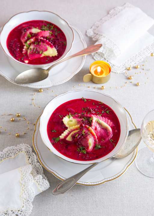 Borszcz traditionally comes from Eastern Europe. Beetroot soup can do much more than just look good.