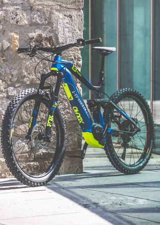   Im neuen Jahr kommen Bosch- und Yamaha-Motoren im Xduro. Die Geometrie fällt deutlich sportlicher als bisher aus.