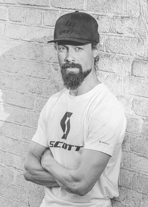   Always causing a stir with his <a href="https://www.bike-magazin.de/hintergruende/typen_portraet/unter-8-kilo-tuning-bike-scott-spark-sub8-dangerholm" target="_blank" rel="noopener noreferrer nofollow">tuning bikes</a>: the Swede Gustav Gullholm.