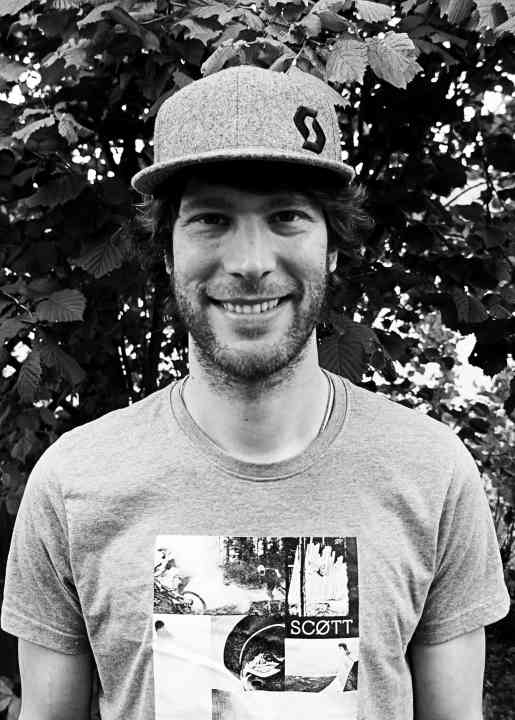   Julian Oswald, Scott