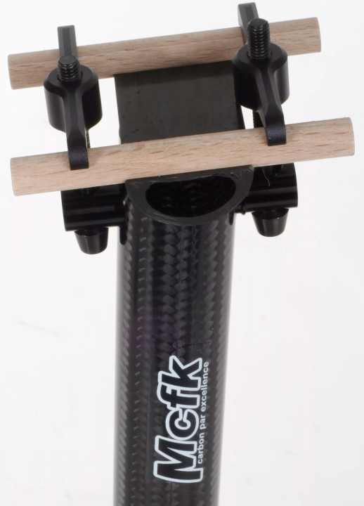 Starre Sattelstützen, wie dieses Leichtbau-Modell von MCFK aus Leipzig, enthalten deutlich weniger Einzelteile als Teleskopstützen.