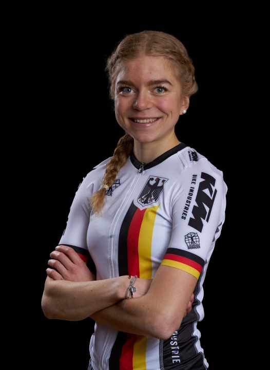   Die amtierende Deutsche Meisterin Leonie Daubermann verstärkt im Jahr 2022 das KTM Factory MTB Team.