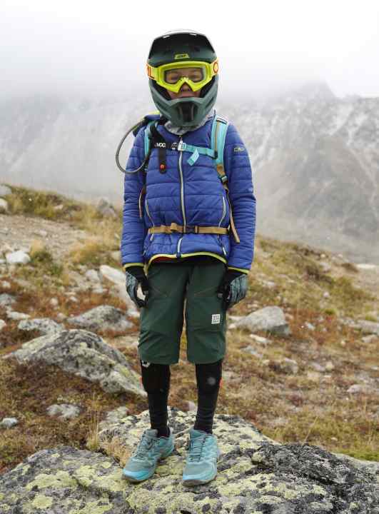 Felix vertraut auf Bike-Protektoren von Scott und eine Kinder-Goggle von Oakley.