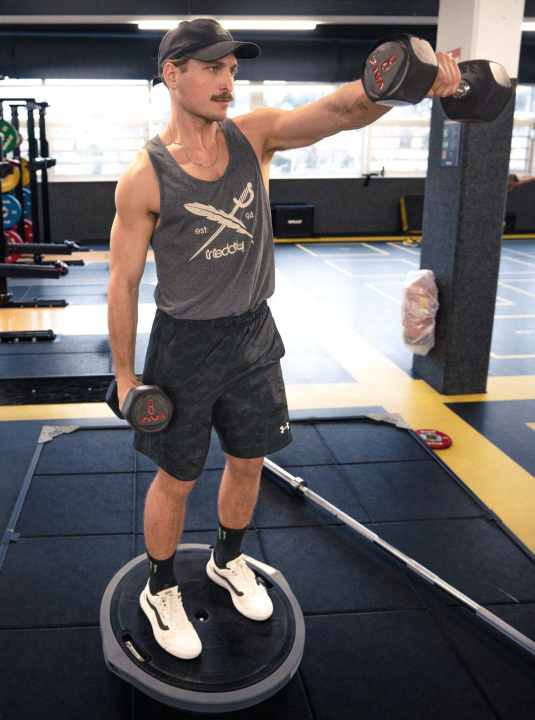 Front lift as an easy warm-up exercise