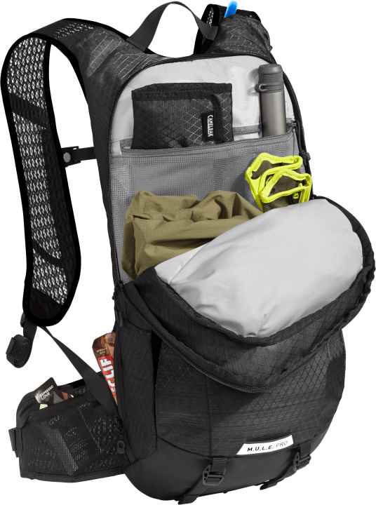 Tidy interior: An extra compartment for an e-bike battery is hidden underneath. The removable tool roll is included.