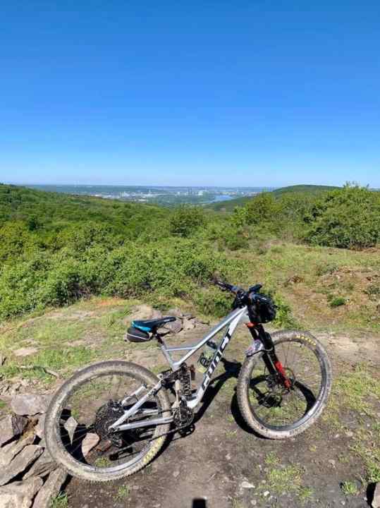 Am Stenzelberg im Siebengebirge mit Tiefblick nach Bonn.