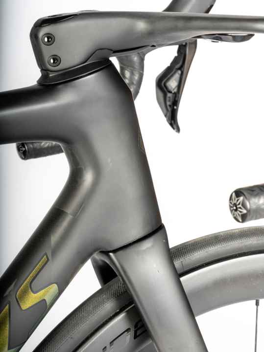 Aero-Tuning: Die auffällige Nase am Steuerrohr ist eines der wenigen sichtbaren ­Aero-Features.