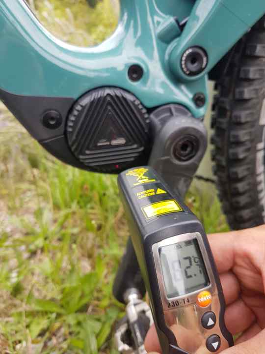 Temperaturmessung nach Bergfahrt bei voller Unterstützung. Der F60-S1 wird bedenklich heiß. Berühren sollte man ihn in diesem Zustand nicht.