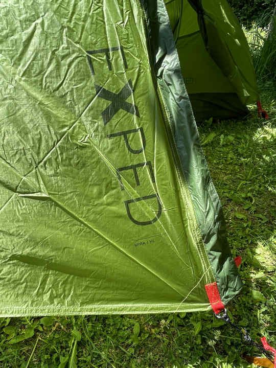 The tent material is thin, but still robust. Nevertheless, you should be a little more careful with it - says our experience.