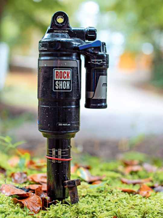  The 2015 RockShox Monarch Plus RC3 Debon Air shock in the FREERIDE practical test