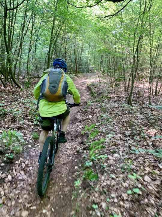 Klaus auf dem ersten Trail in Richtung Buchberg.