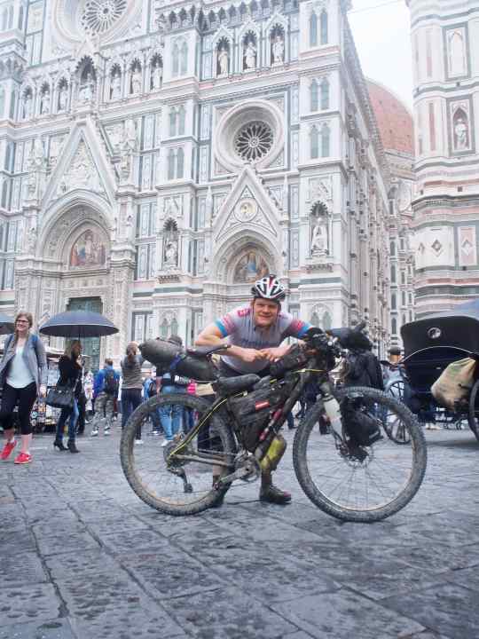   City stroll? No thanks! Author Gunnar Fehlau doesn't have the expedition gear on his bike to pedal through urban alleyways.