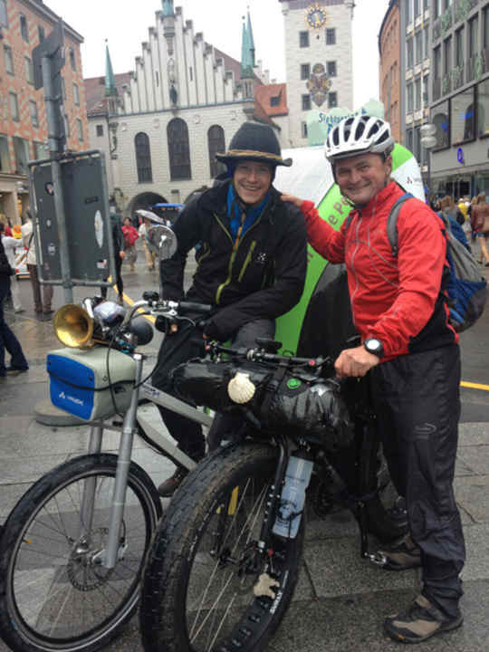   Treffpunkt in München mit Kumpel Jochen