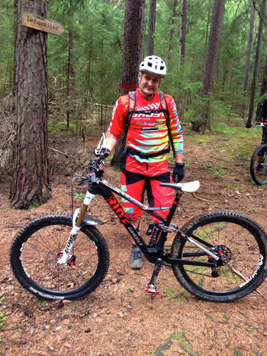   Marcus Klausmann has upgraded his personal Riot LT with a 160 mm fork and coil spring shock - works very well!